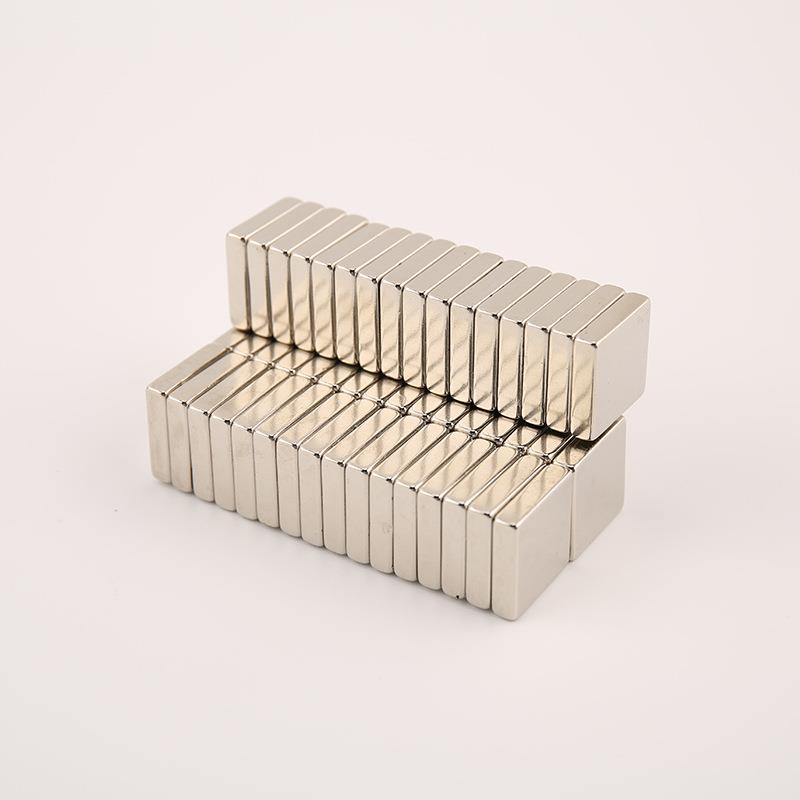 工厂现货正方形强力磁铁F20X20X2/3/5/10mm吸铁石钕铁硼强磁方块