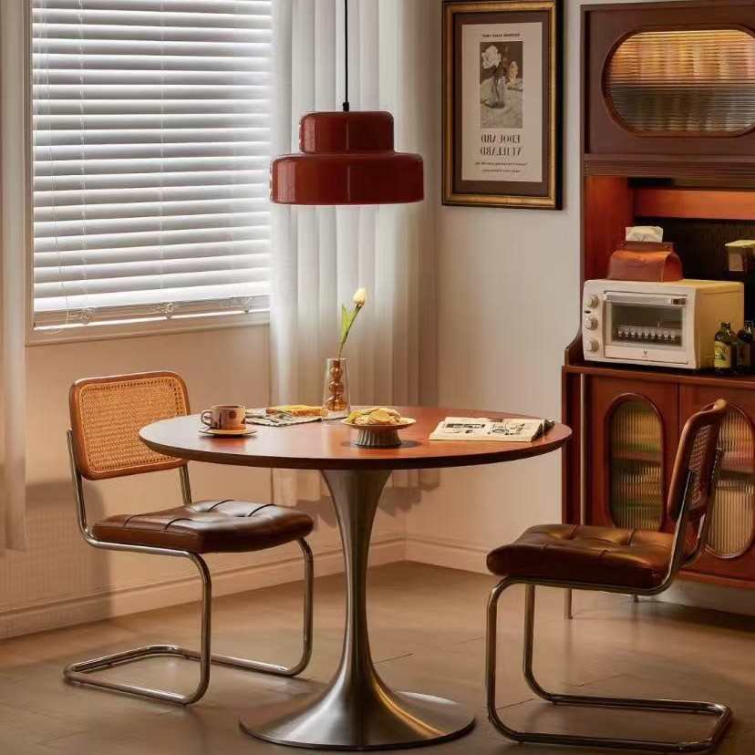 北欧复古实木圆形餐桌家用小户型饭桌现代简约不锈钢郁金香小圆桌