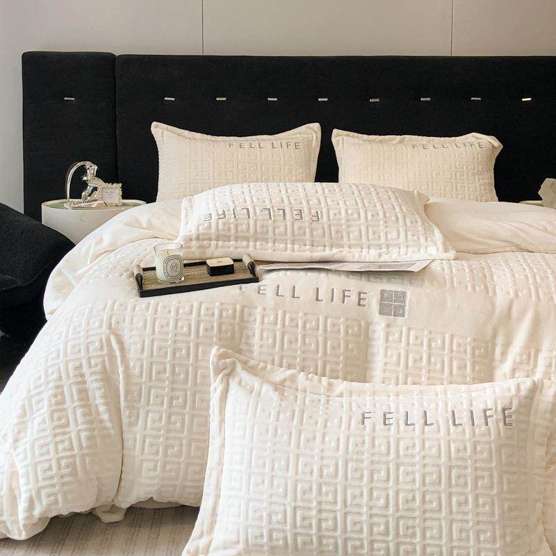 25新款230克全消光牛奶雕花绒四件套床盖款三件套防静电加厚床单