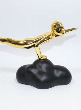 简约现代银色黑色树脂趣味云朵飞行员雕塑 客厅电视柜样板房摆件