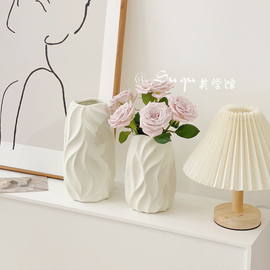 简约创意陶瓷花瓶高级感小众轻奢客厅餐桌，仿真干花束家居装饰摆件
