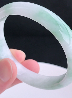 缅甸天然A货翡翠正品飘绿贵妃玉手镯 圈口56.7mm 37.50g