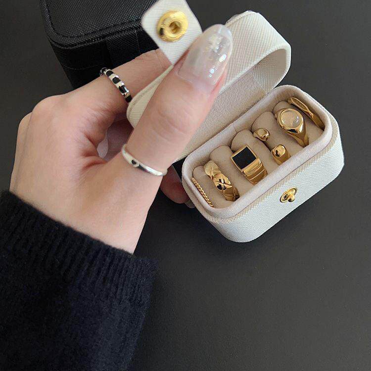 便携首饰包简约迷你戒指盒随身精致轻奢收纳盒子耳钉戒指防尘皮革