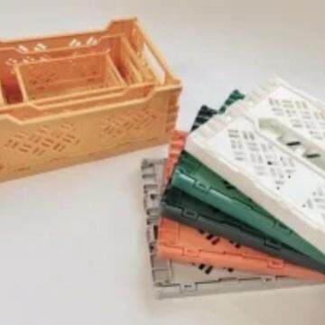 Dormitory cosmetic storage plastic basket, foldable storage