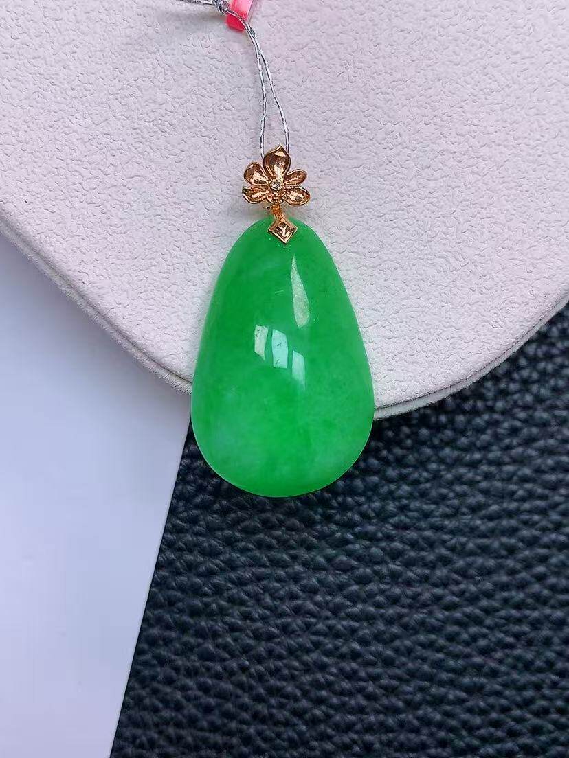 天然真品翡翠正品 水润细腻气质18k金镶嵌冰阳绿满阳色水滴吊坠