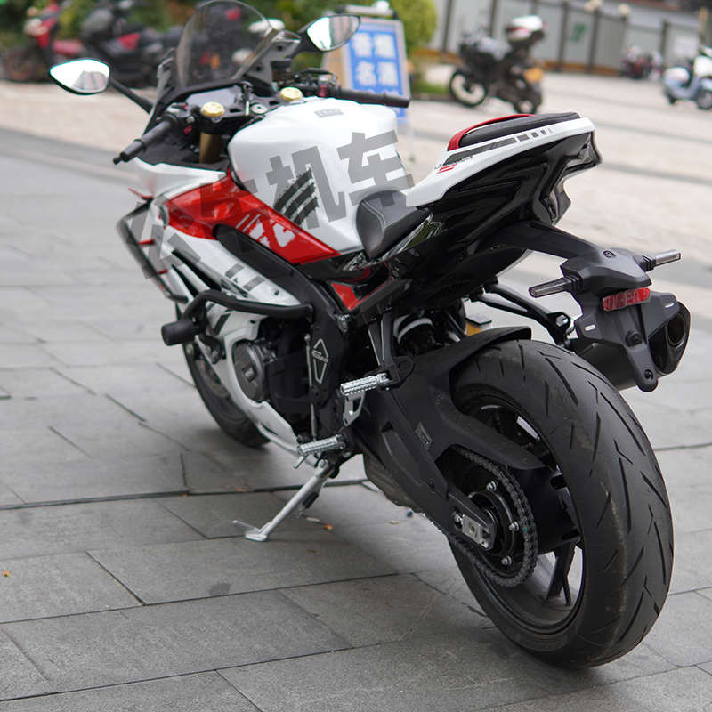适用无极RR660S一字杠竞技护杠保险杠弹簧杠防撞杠排气防摔棒改装