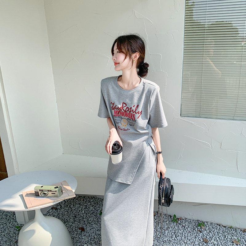LILY MOST灰色减龄印花T恤套装裙女夏季新款休闲短袖半身裙两件套