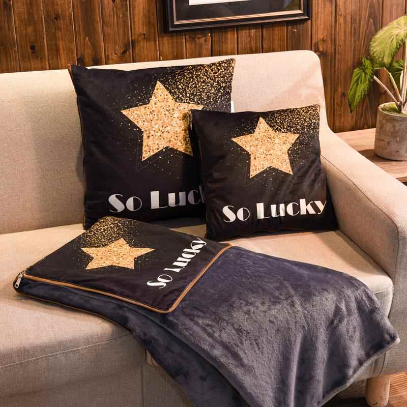 正品秋冬暖办公室抱枕被子两保用珊瑚绒枕汽季车靠垫午睡空调头小