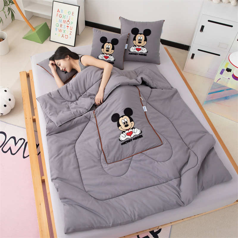 抱枕被子两用沙发汽车载办公室午睡枕头靠枕垫子折叠空调被二合一