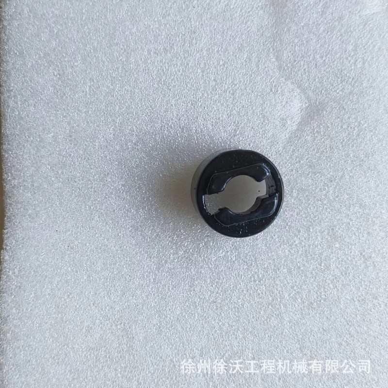 S770 S750 S450 S550驾驶室后玻璃门卡口7167846垫圈