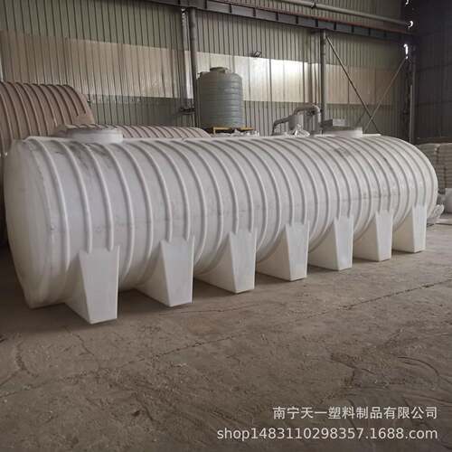 广西河池8吨四方车载运输罐,10吨长方形塑料水塔,20吨卧式PE储罐