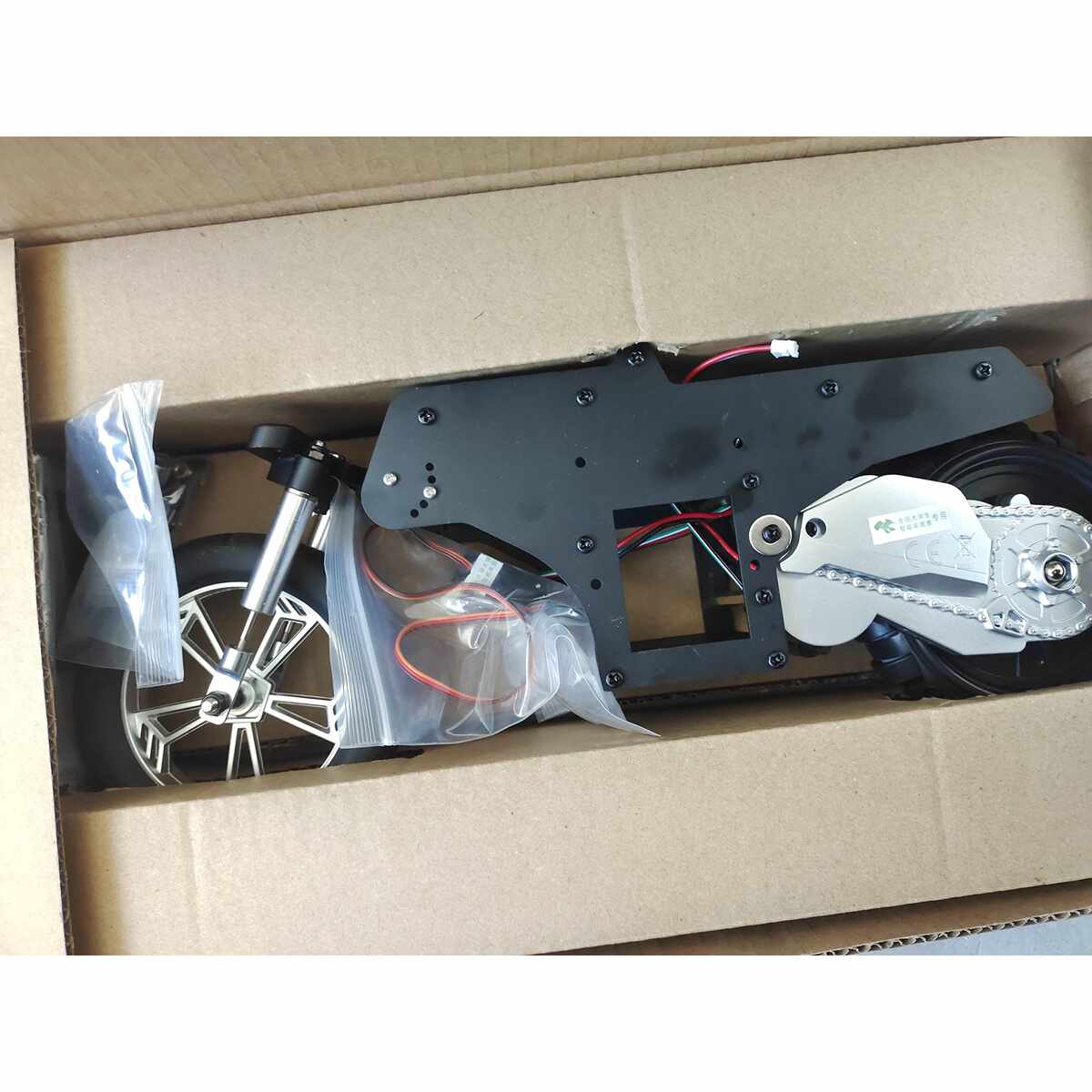 。19届智能车竞赛K2车模 官方指定摩托组新版平衡摩托车模单车 泰