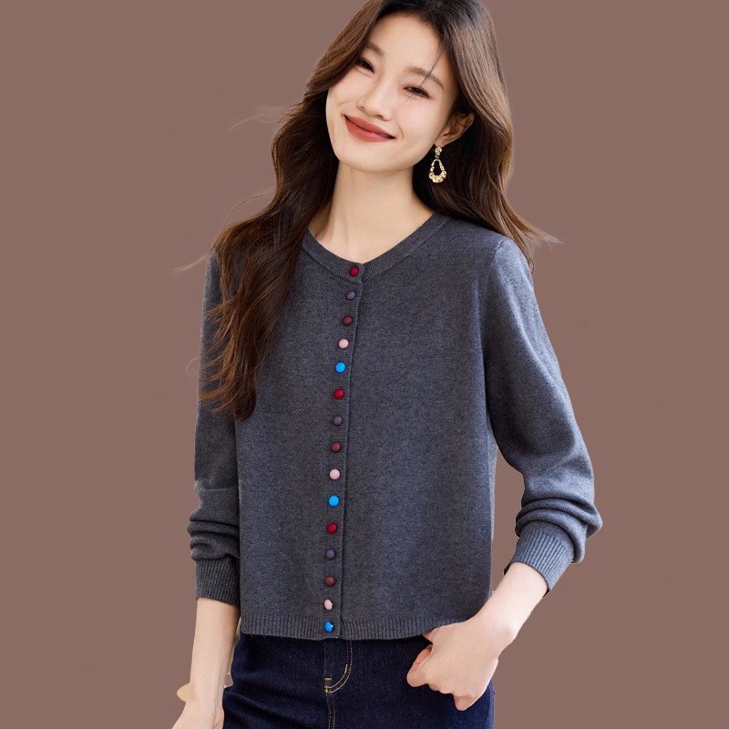 时尚圆领彩扣开衫毛衣女春秋季2025新款外搭羊毛针织外套宽松上衣