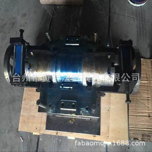 专业供应各种管件塑料模具/PVC管件模具/注塑模具加工