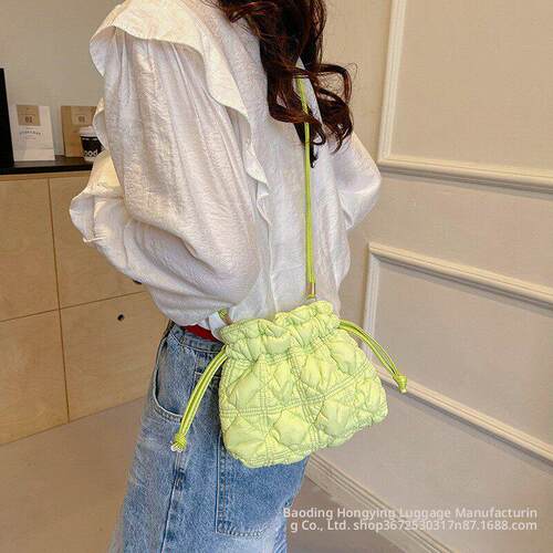 Lingge drawstring drawstring mouth bucket bag