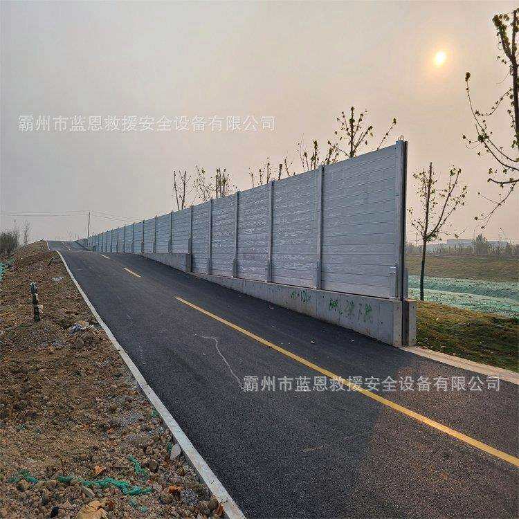城市道路防汛墙安装便捷式应急挡水板河堤码头组合式移动防洪墙