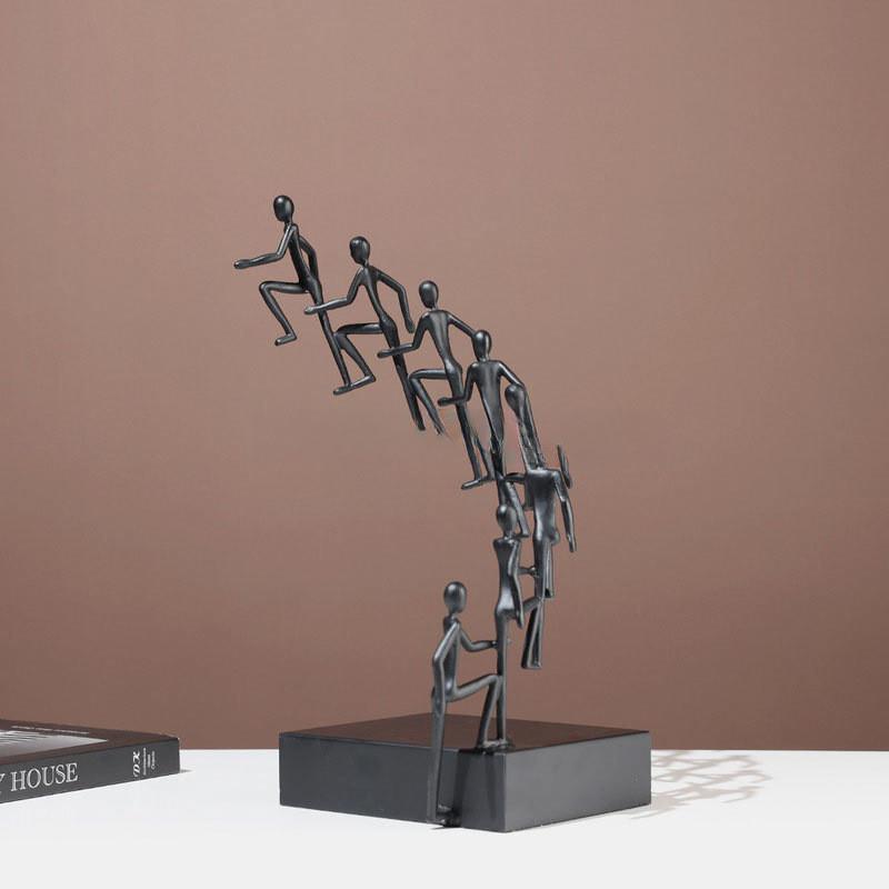 新款现代简约创意抽象人物塑金属摆件售楼处客厅软装饰品桌面摆∑
