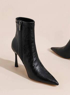 QVU~专柜品质！法式名媛瘦瘦靴女秋冬时尚尖头后拉链百搭短筒靴