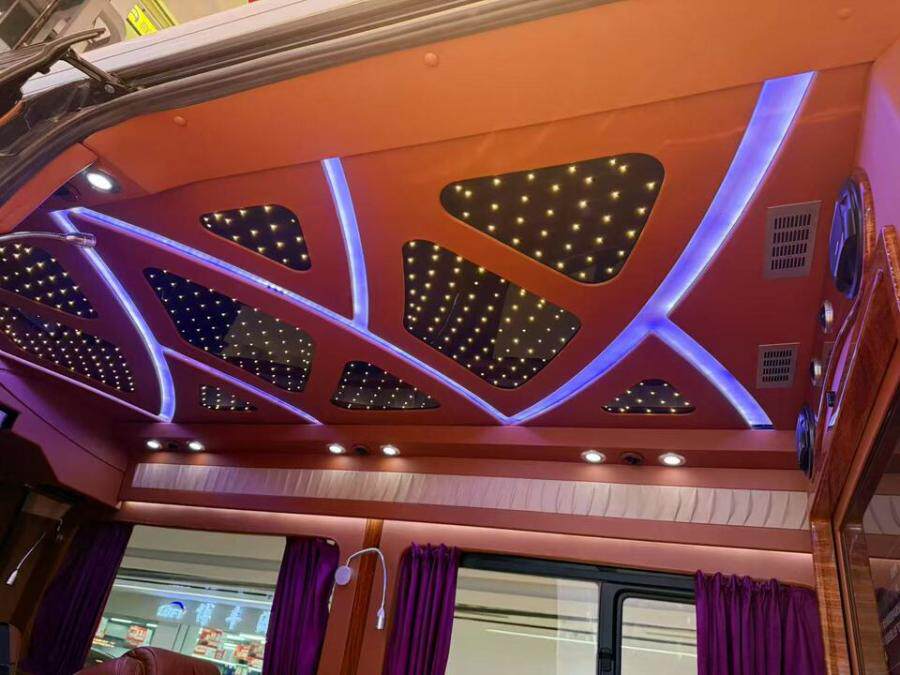 4月14日青岛市汽车销售公司奔驰斯宾特豪华商务车航空座椅蓝牌网络拍卖公告