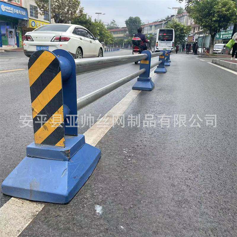 市政隔离护栏不锈钢穿管围栏人行横道停车场隔离防撞市政机非护栏