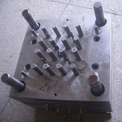 长期供应绞伢模具注塑绞牙模具高品质绞牙模具