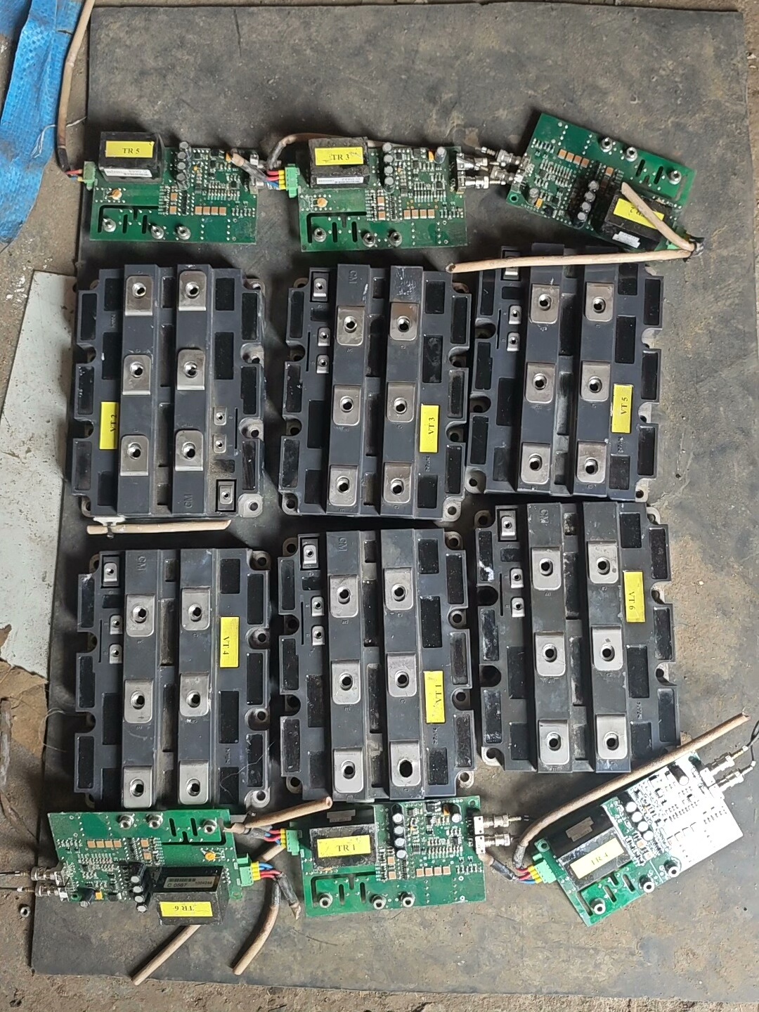 IGBT模块六块CM1200HB66H，模块型号在配套的线路