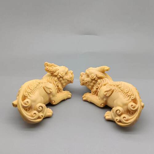 大叶黄杨木雕刻雌雄貔貅款摆件规格90×40×34摆饰手把件工艺厂家