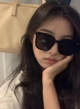 女式墨镜女款2026新款米钉大框显脸小太阳眼镜新款太阳镜复古韩版