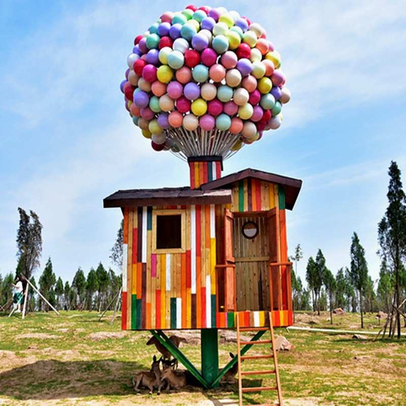 商场景区公园户外网红打卡拍照布置防腐木屋环游记飞屋气球美陈