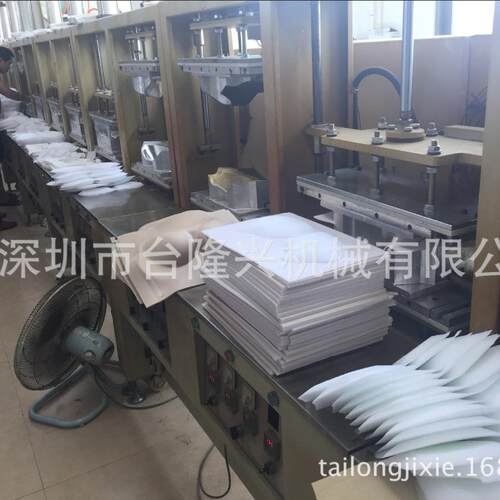 无痕内衣粘合机背心式文胸里衬布料热熔胶美背内裤粘合压烫机设备