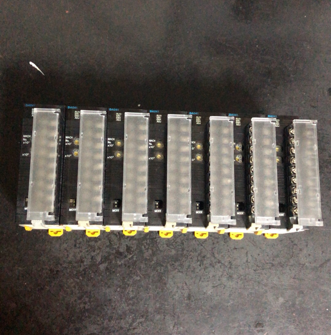 欧姆龙模拟量模块CJ1W-DA041，数量7PCS，成色充新