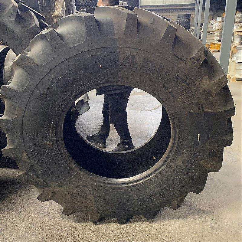 前进两头忙铲车轮胎 540/70R24轮胎 R-4E花纹轮胎