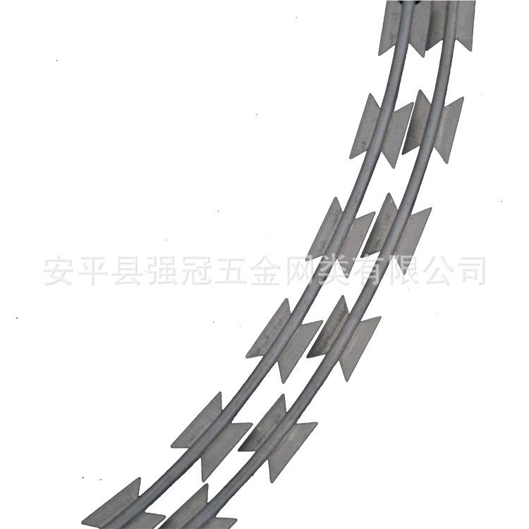家供应热镀锌刀刺片绳 铁护栏网路厂专用刀片刺绳 刀片滚笼