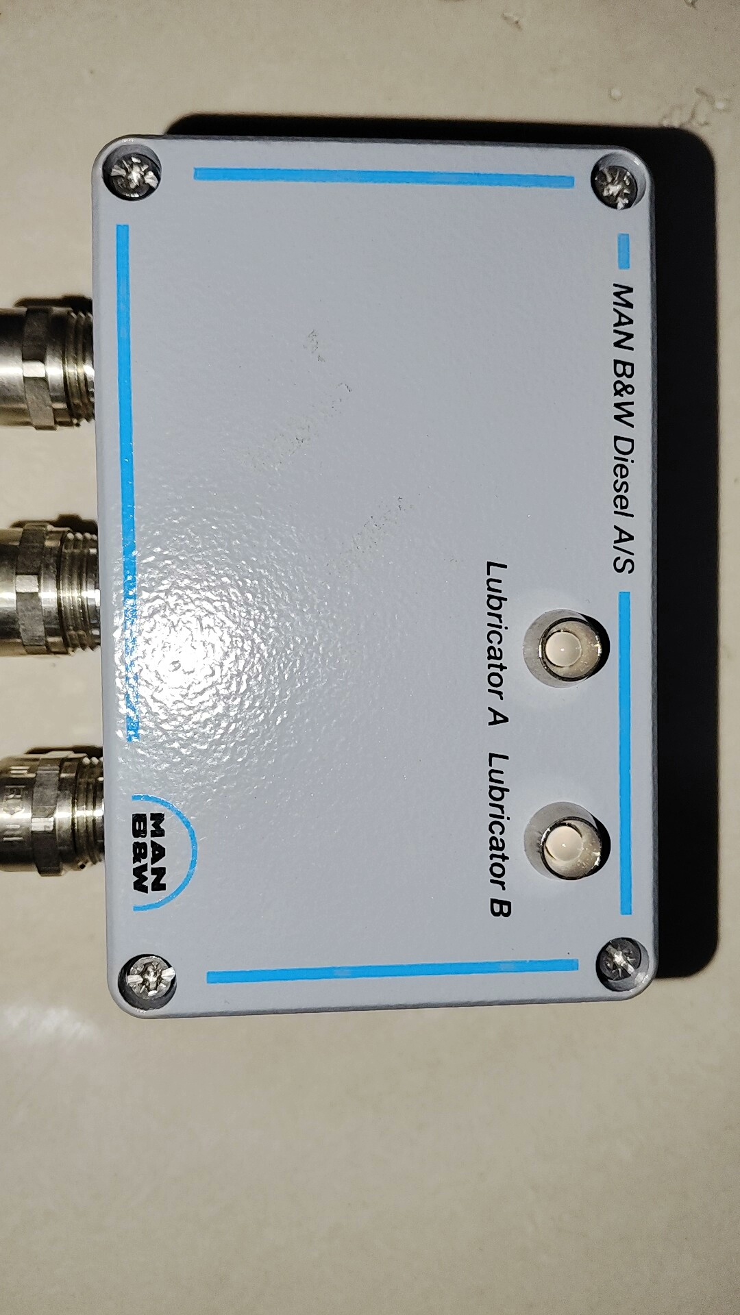 MAN B&W主机Alpha注油器中间接线盒，型号11428