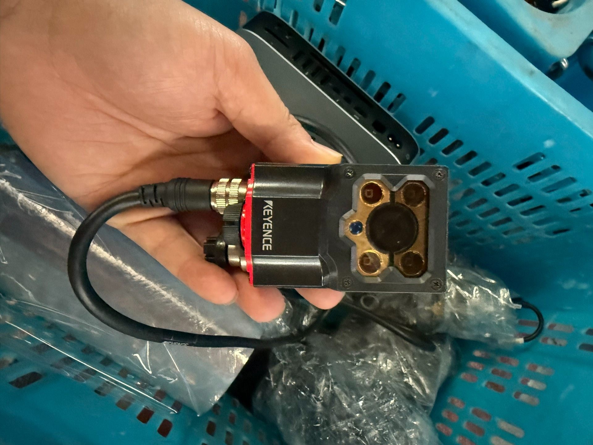 五十几个基恩士读码器型号SR-1000，一手拆机件，如图所示