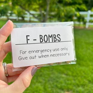 BOMBS木制炸弹标牌