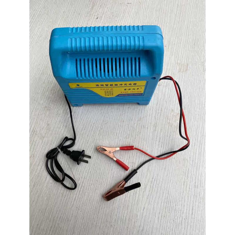 燃油摩托车三轮车汽车电池电瓶适宜12V10AH到100AH智能充电器包邮