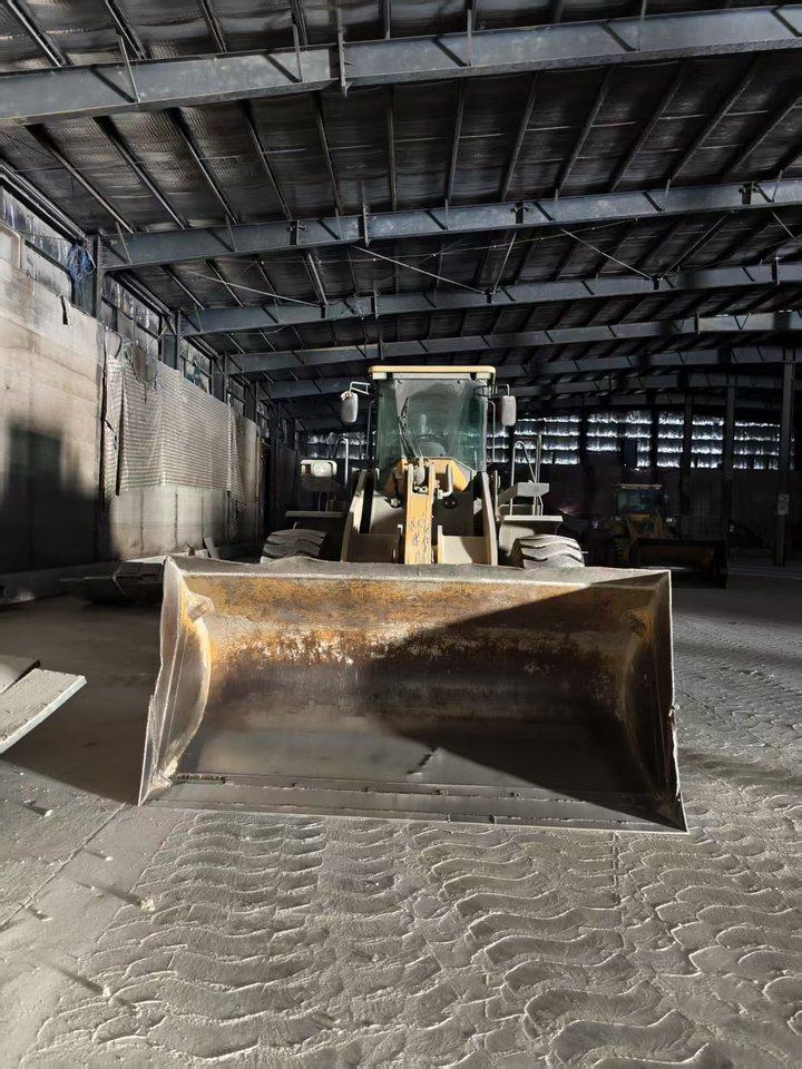 1月1日双鸭山重新拍卖装载机网络拍卖公告