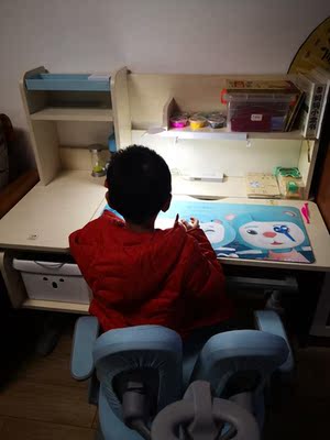 爱果乐成长桌椅缺点有哪些?爱果乐桌椅究竟怎么样?值这个价吗