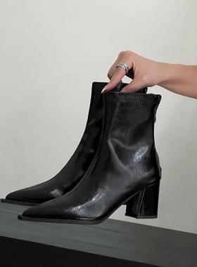 早春黑色短靴子2026新款冬尖头粗跟靴瘦瘦靴高跟0117k