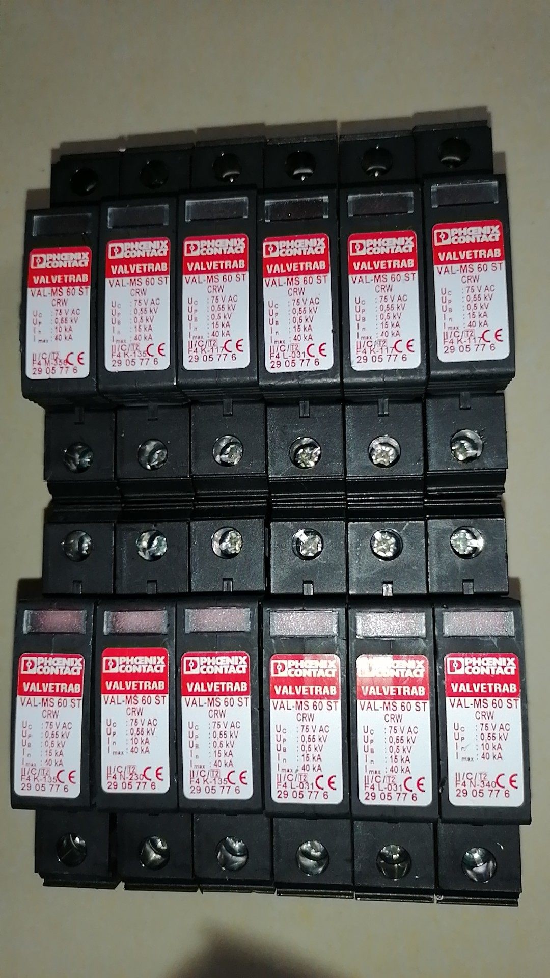 菲尼克斯浪涌保护器 VAL-MS 60 ST CRW  29