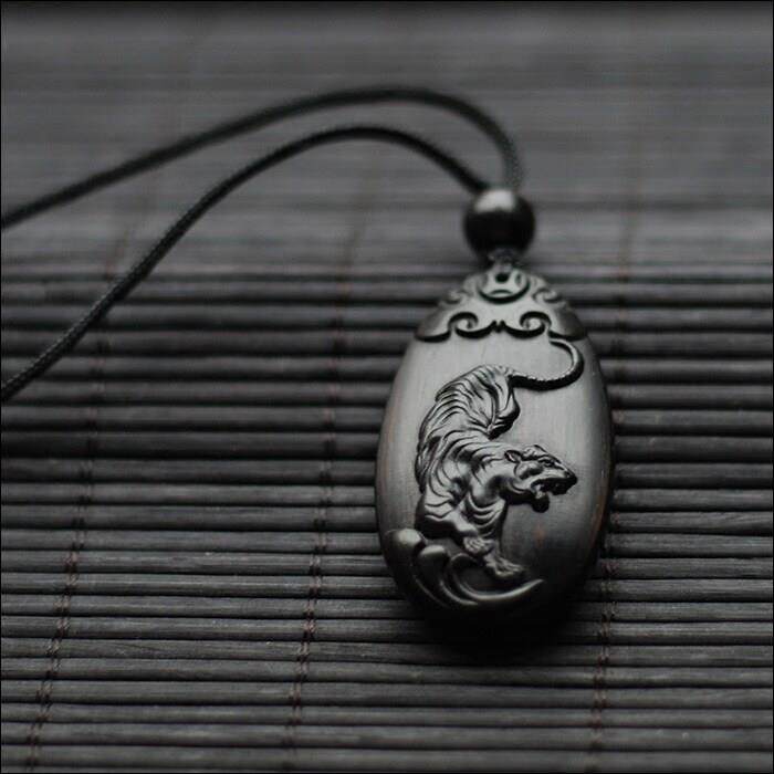 紫光檀黑檀印度小叶紫檀木雕 12生肖虎马猪鸡猴 项炼吊坠刻字定制