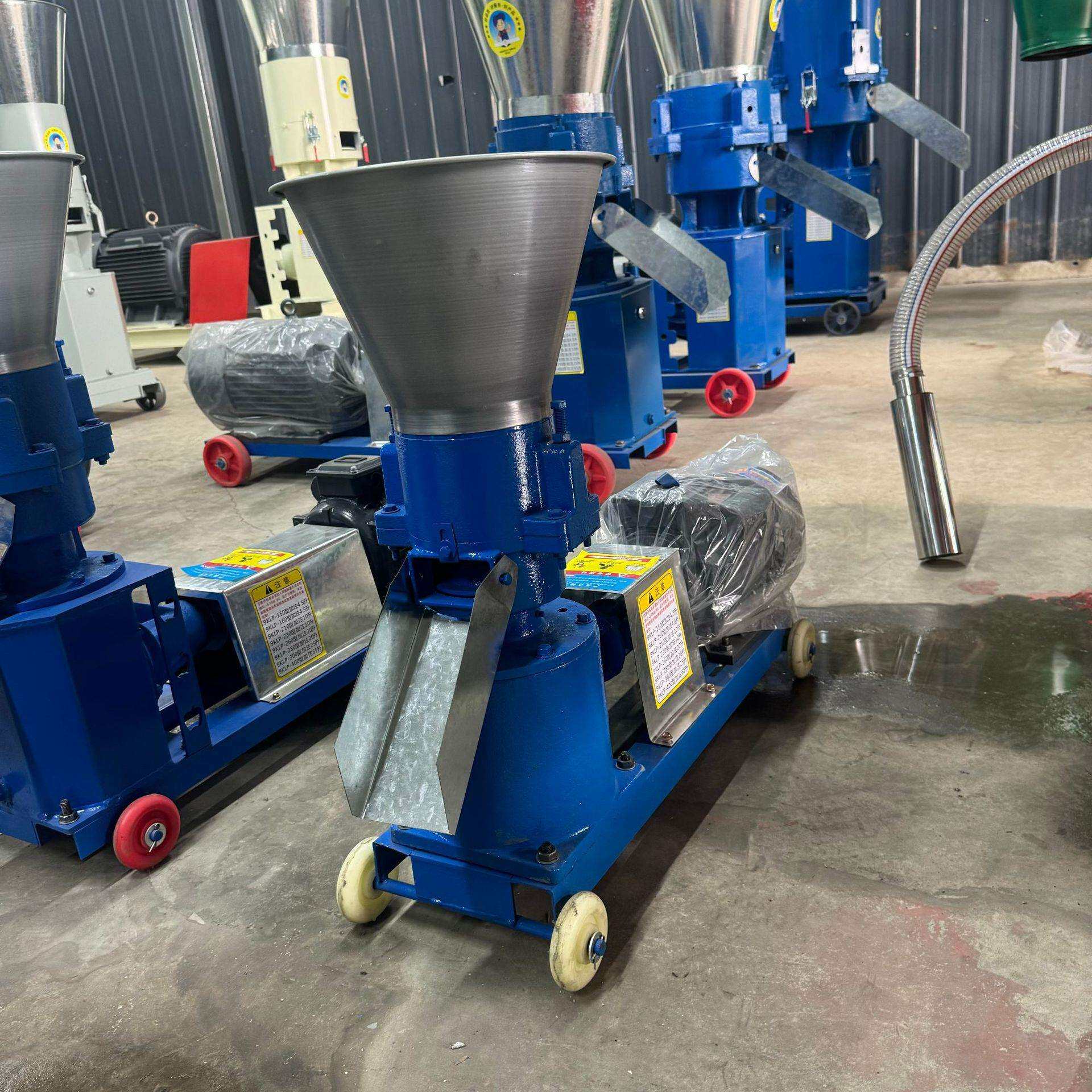 出口加纳小型220v家用养殖设备鸡鸭鹅牛羊猪鱼玉米秸秆制粒机