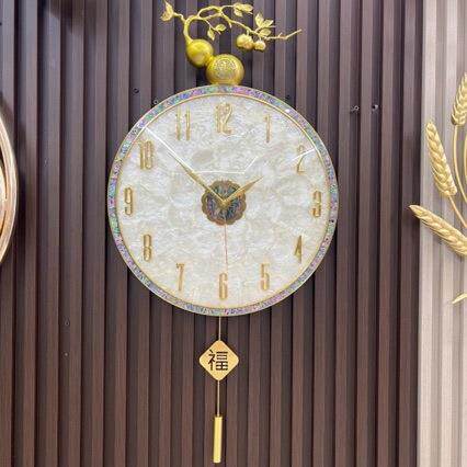 轻奢贝壳合金挂钟新款客厅餐厅钟表时钟家用静音现代简约高档挂墙