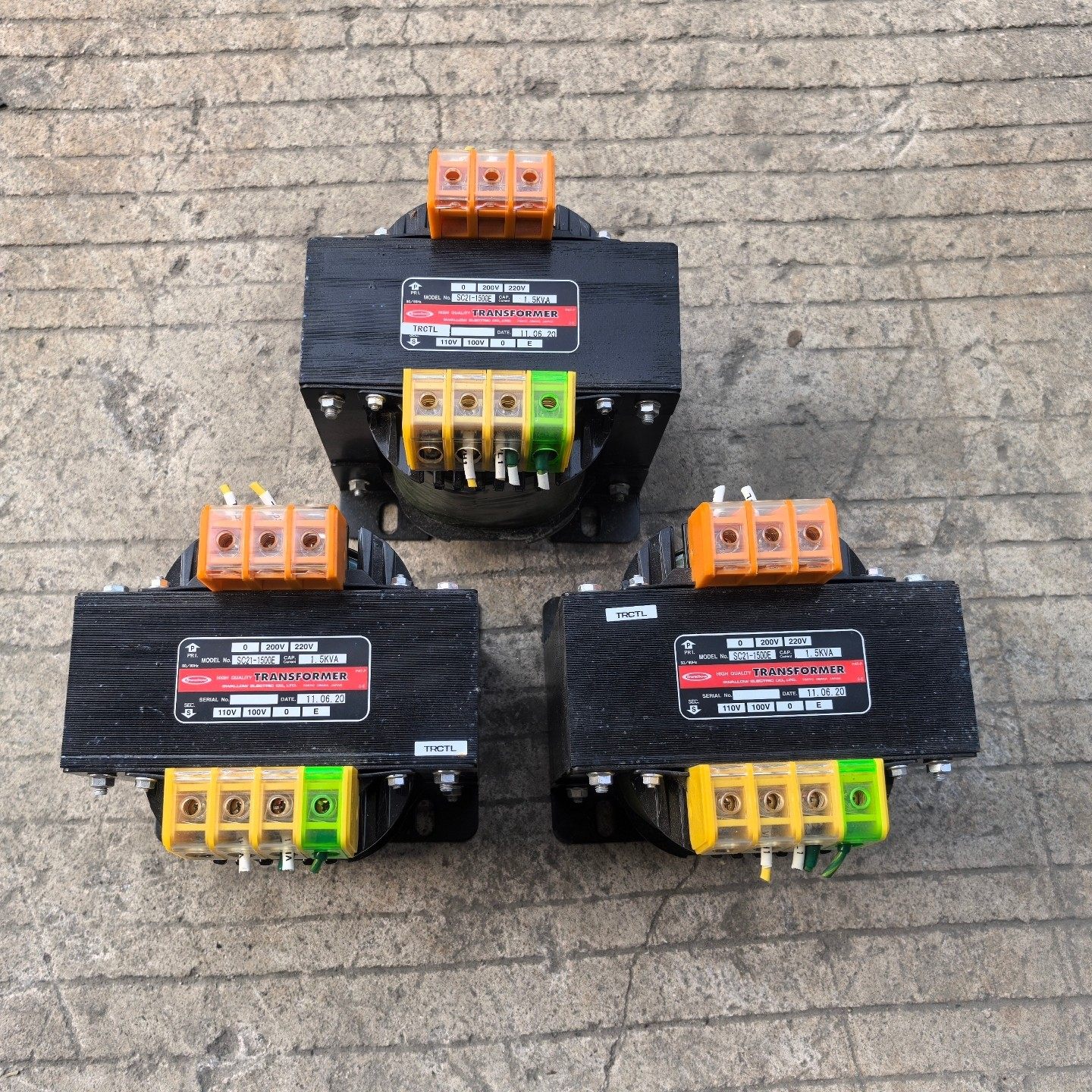 #变压器拆机日本SWALLOW隔离变压器