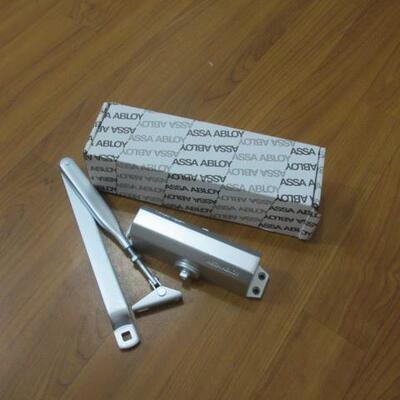 ASSAABLOY亚萨合莱闭门器防火门液压办公室楼宇门DC110防盗门