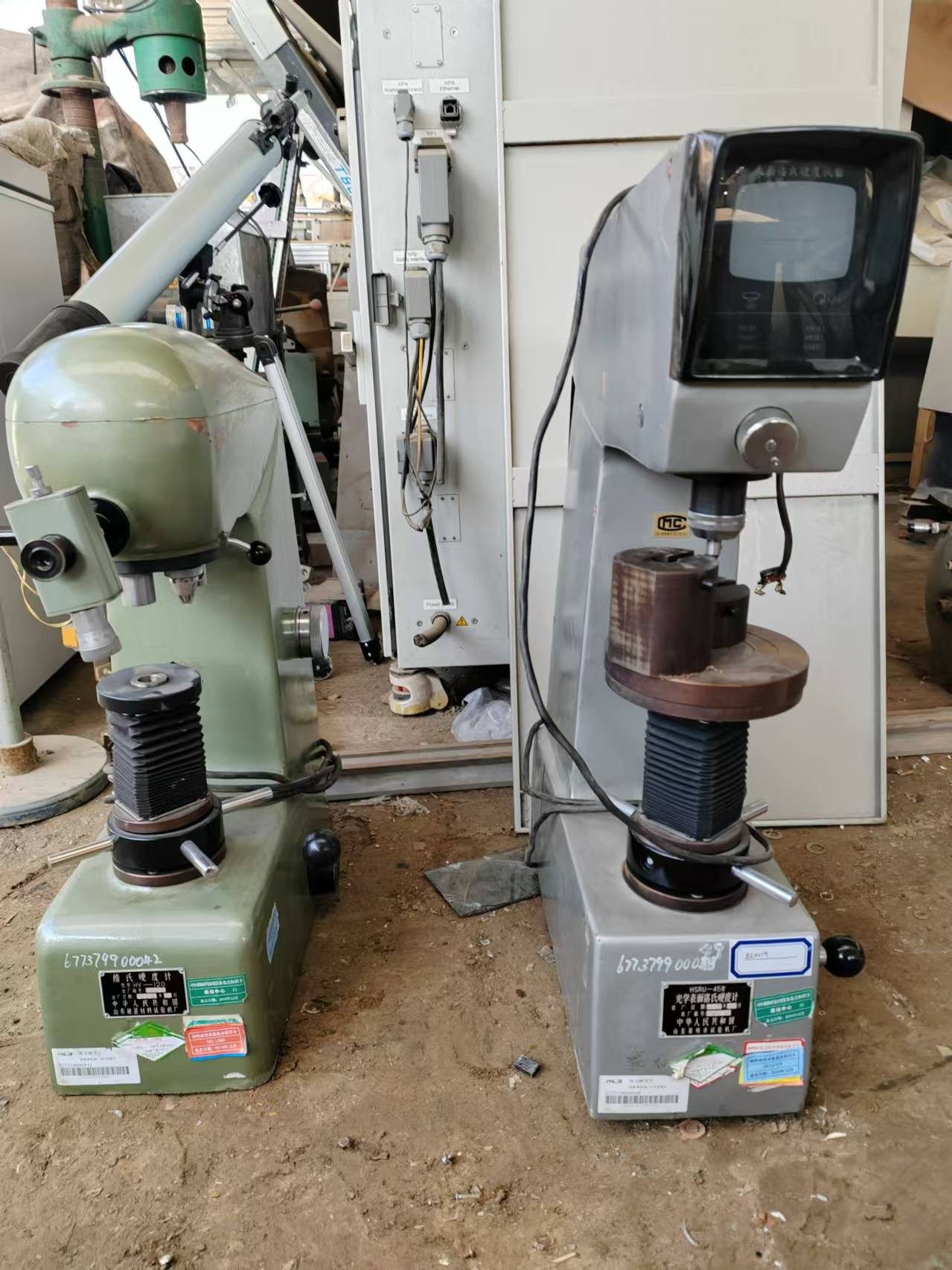 硬度计两台，光学表面洛氏硬度计，HSRU-45型，HV-12