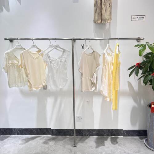 服装店展示架墙上挂衣架不锈钢拉丝女装店货架陈列架上墙落地衣杆
