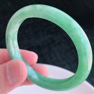 31.93g 圈口53mm天然翡翠A货贵妃玉手镯 正品 翡翠飘绿玉镯子