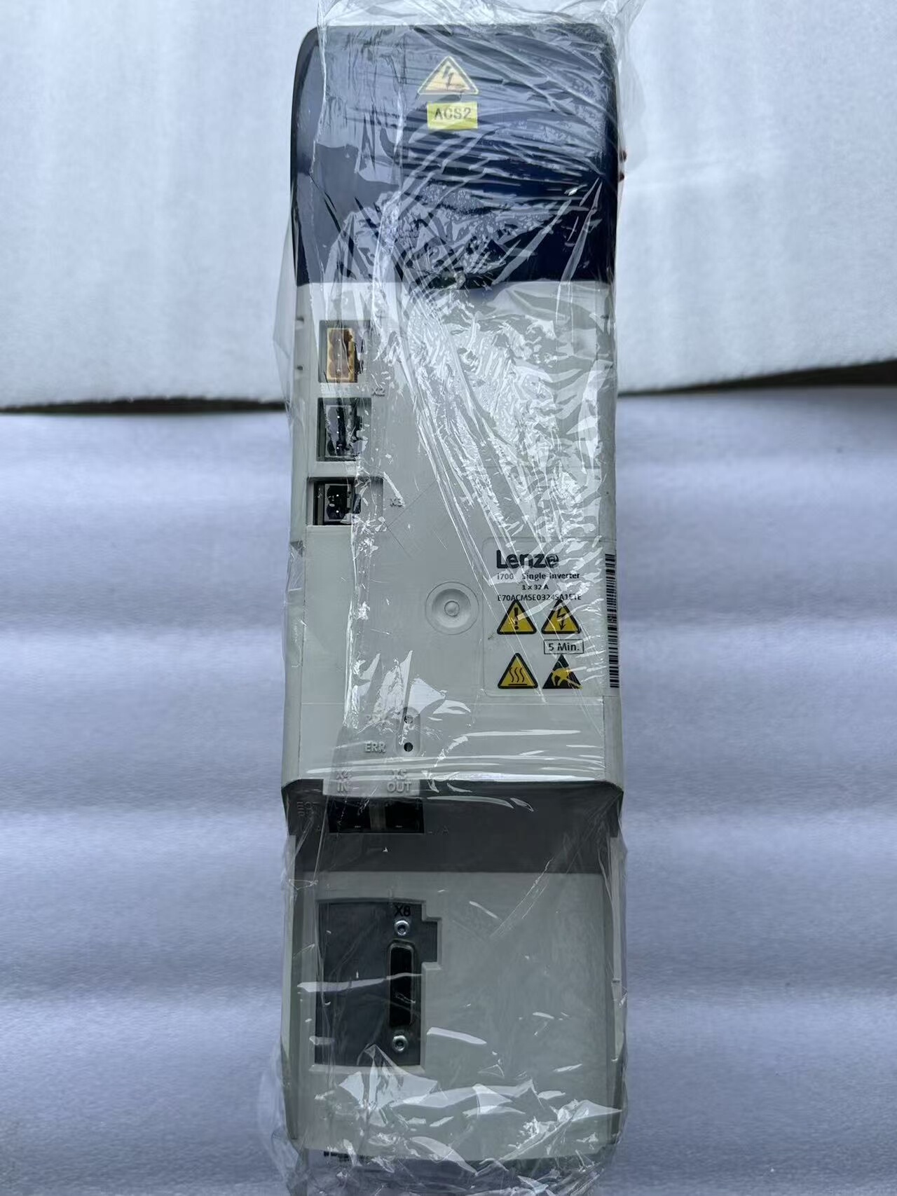 伦茨I700驱动器E70ACMSE0324SA1ETE 正常